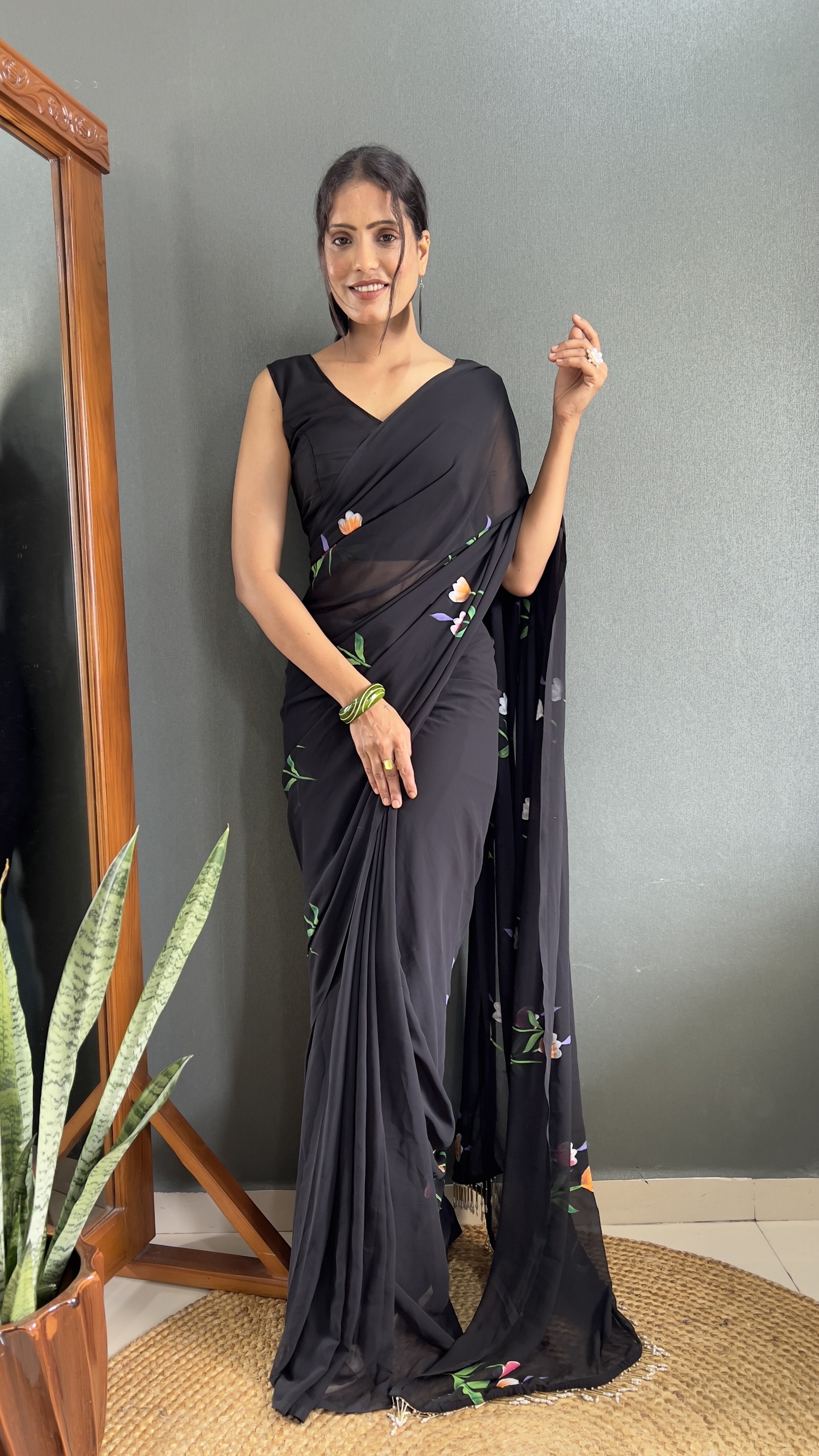 Hand-Painted 1 min Ready-to-Wear Saree